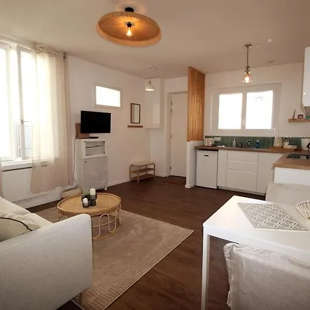 Apartament Belle Maison De Ville, T3, A Pied St Charles Biarritz