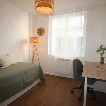 Belle Maison De Ville, T3, A Pied St Charles Biarritz