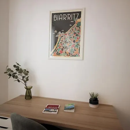 Apartment Belle Maison De Ville, T3, A Pied St Charles