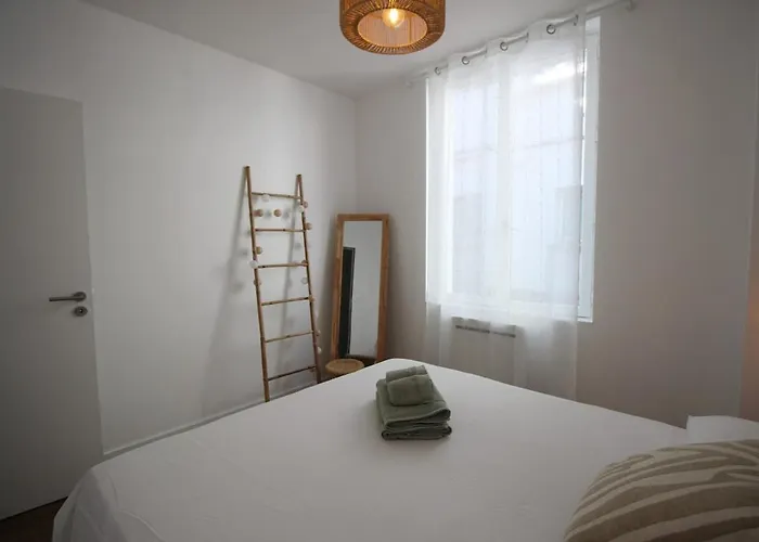 Belle Maison De Ville, T3, à Pied St Charles Appartement Biarritz